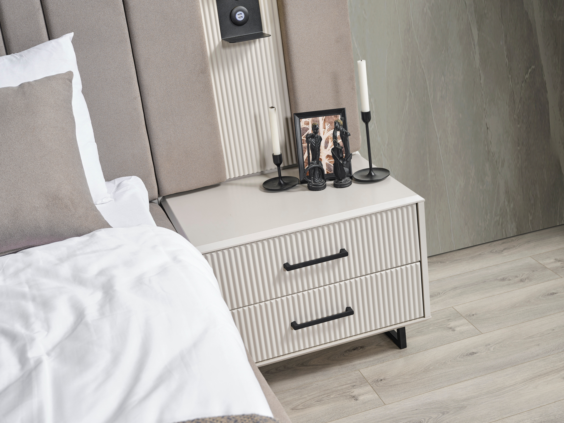 Black Line Yatak Odası(Komodin)