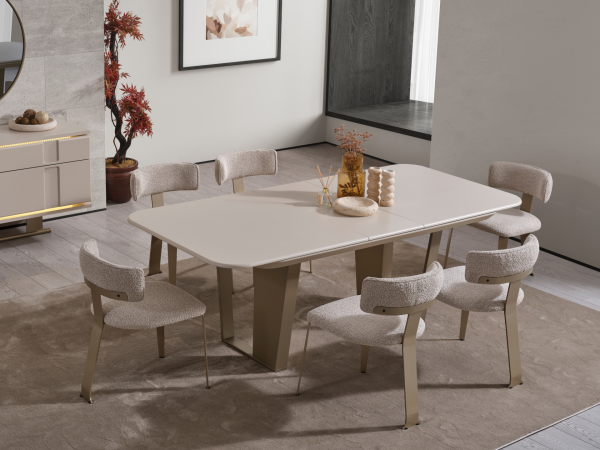 Lizbonte Yemek Odası Takımı