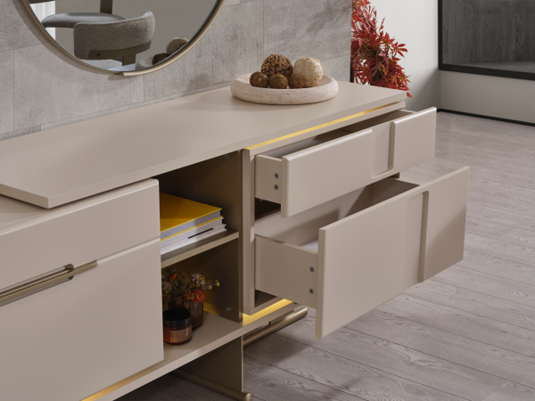 Lizbonte Yemek Odası(Konsol)