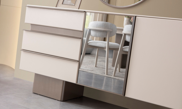 Zende Yemek Odası(Konsol)