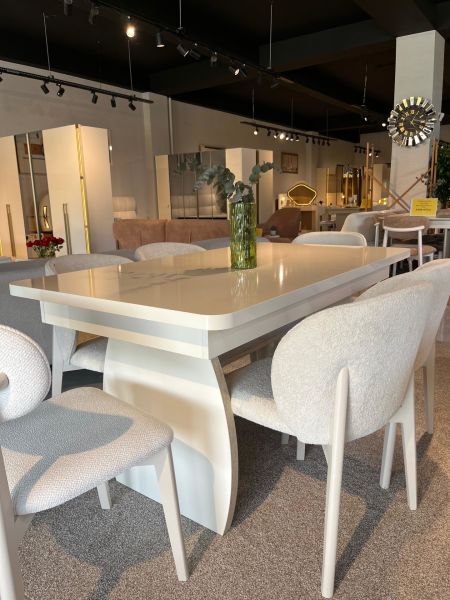 Elmas Yemek Odası Takımı