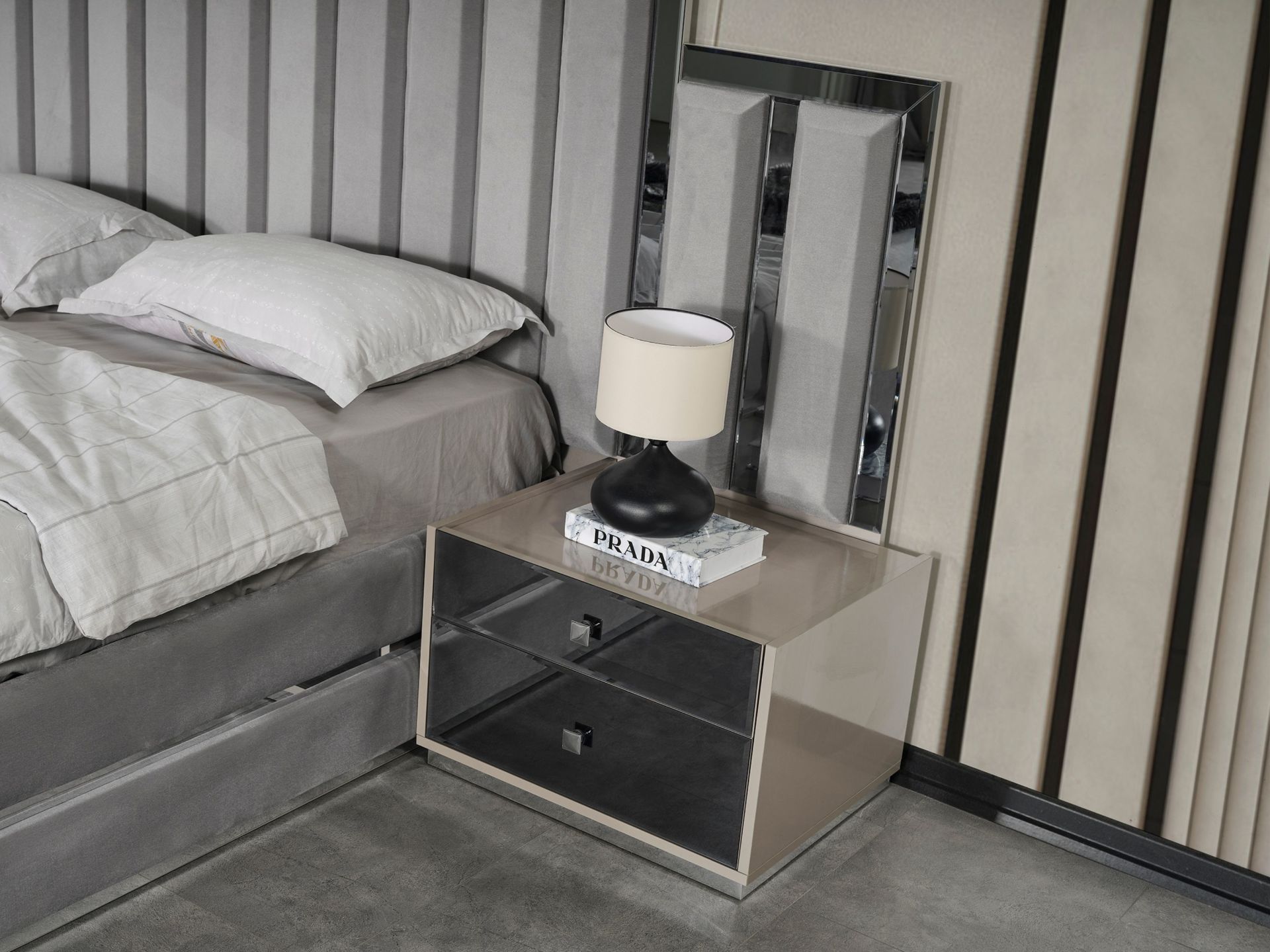 Voyager Yatak Odası ( komodin )