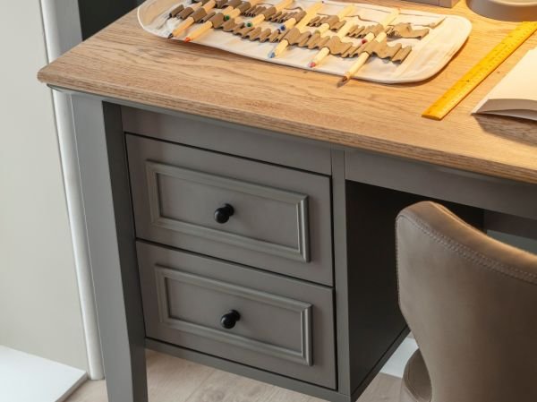 Petra Genç Odası (Çalışma Masası )